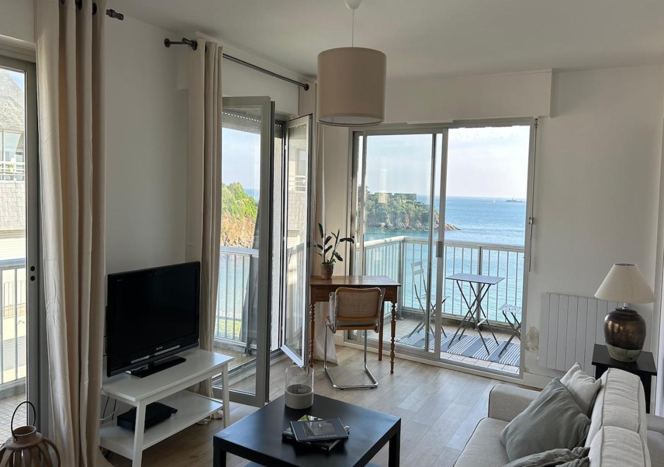 Appartement Pied Dans L'Eau - La Comtesse Saint-Quay-Portrieux Bagian luar foto