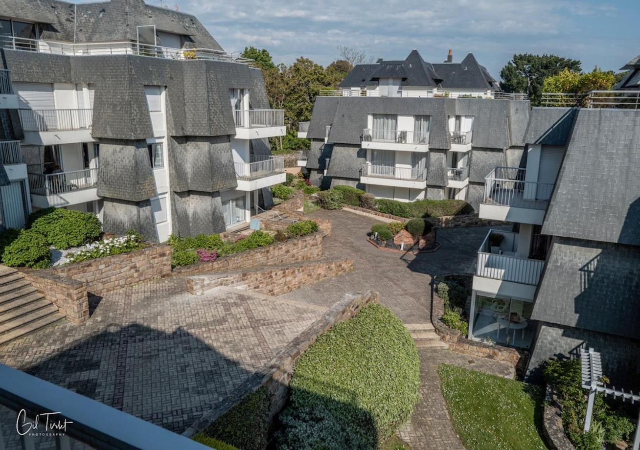 Appartement Pied Dans L'Eau - La Comtesse Saint-Quay-Portrieux Bagian luar foto