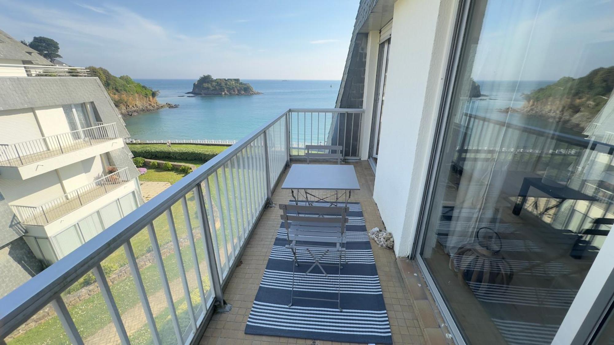 Appartement Pied Dans L'Eau - La Comtesse Saint-Quay-Portrieux Bagian luar foto